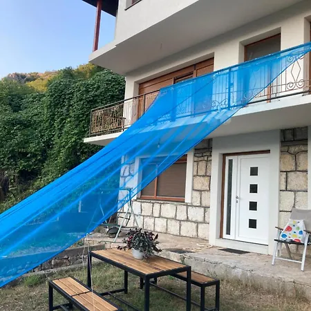 Pocitelj לינה וארוחת בוקר *